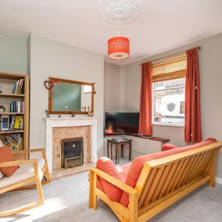 Lockwood St Cosy Victorian House In With Parking Pass The Keys Nyaraló *