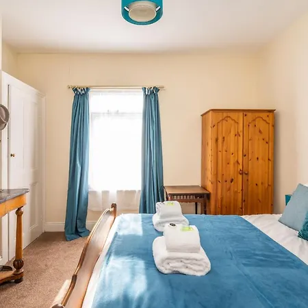 Lockwood St Cosy Victorian House In With Parking Pass The Keys York