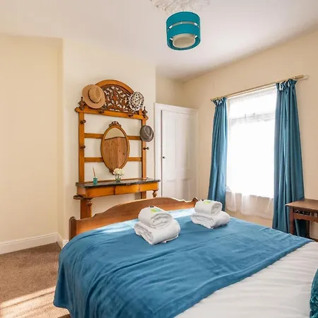 Lockwood St Cosy Victorian House In With Parking Pass The Keys ヨーク