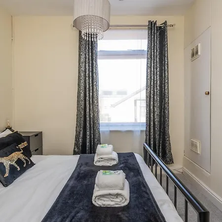 Holiday home Cosy & Victorian House - Pass The Keys York