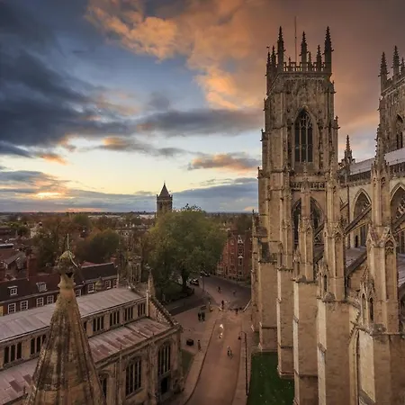 Lockwood St Cosy Victorian House In With Parking Pass The Keys York