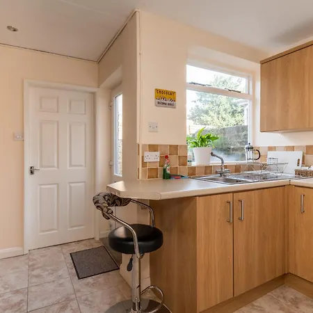 Nyaraló Lockwood St Cosy Victorian House In With Parking Pass The Keys *