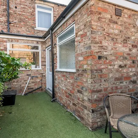 Nyaraló Lockwood St Cosy Victorian House In With Parking Pass The Keys York