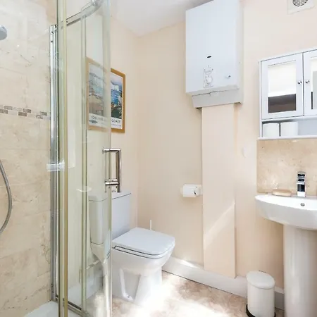 Feriehus Lockwood St Cosy Victorian House In With Parking Pass The Keys *