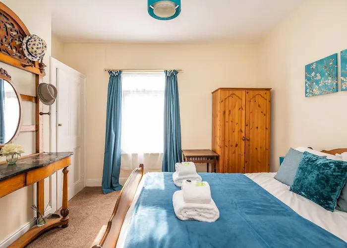 Lockwood St Cosy Victorian House In With Parking Pass The Keys York