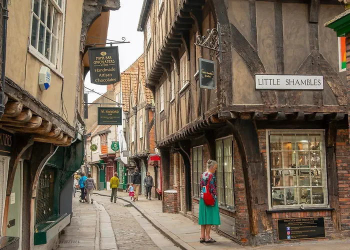 Lockwood St Cosy Victorian House In With Parking Pass The Keys Holiday home