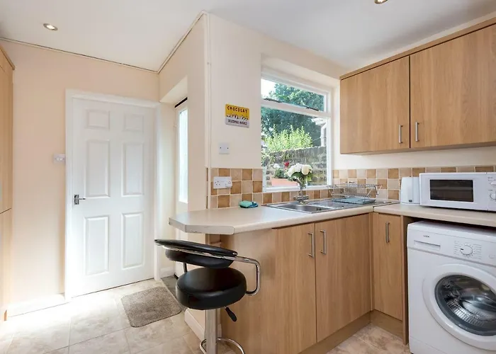 Lockwood St Cosy Victorian House In With Parking Pass The Keys