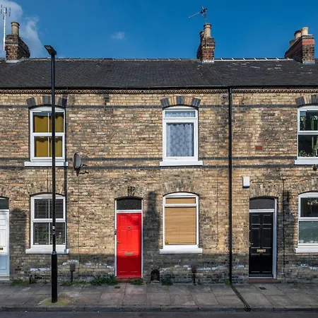 Lockwood St Cosy Victorian House In With Parking Pass The Keys 別荘